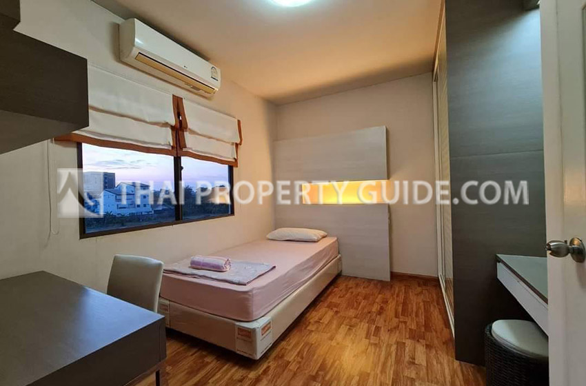 Townhouse in Sukhumvit 